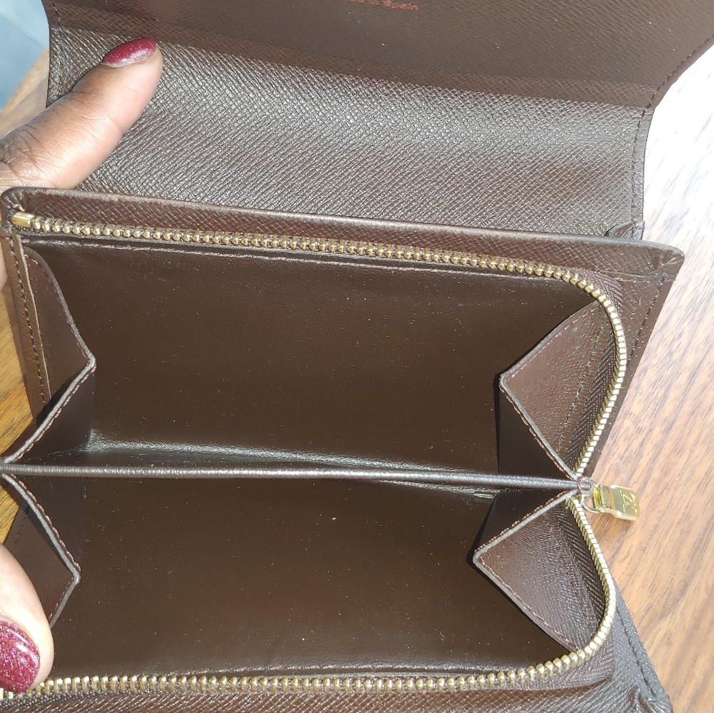 LV Damier Ebene Wallet - Picture 6 of 11